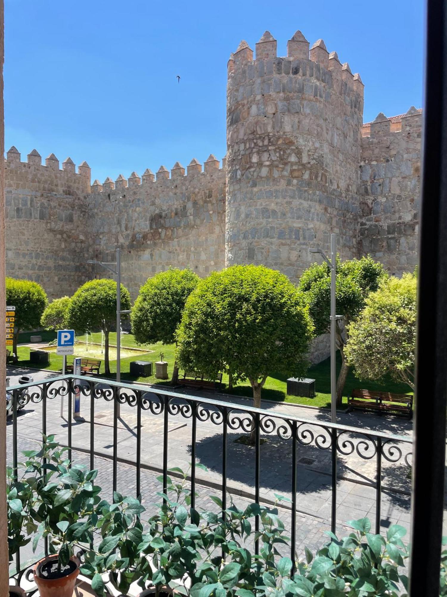 El Balcon De La Muralla Avila Bagian luar foto