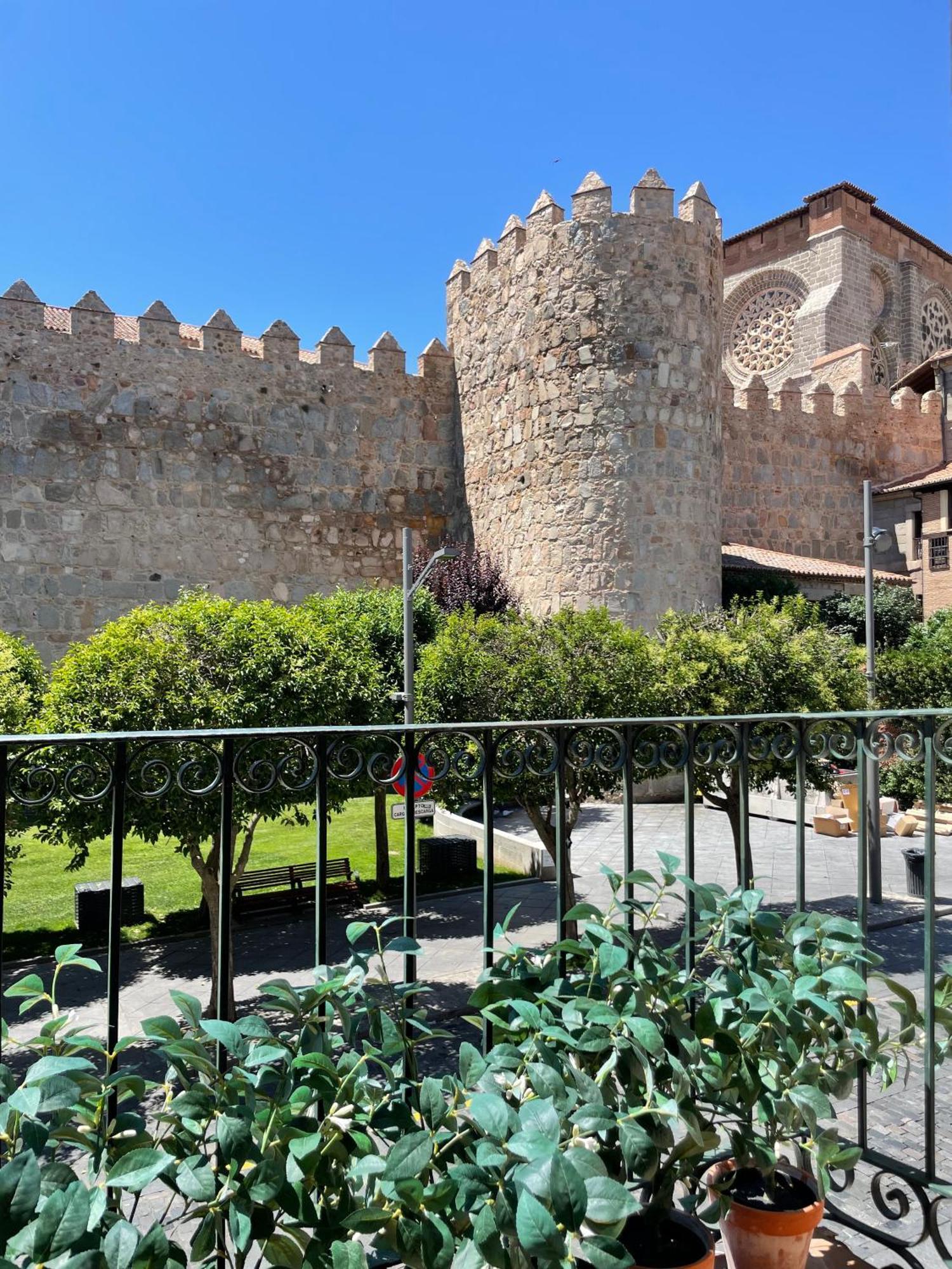 El Balcon De La Muralla Avila Bagian luar foto