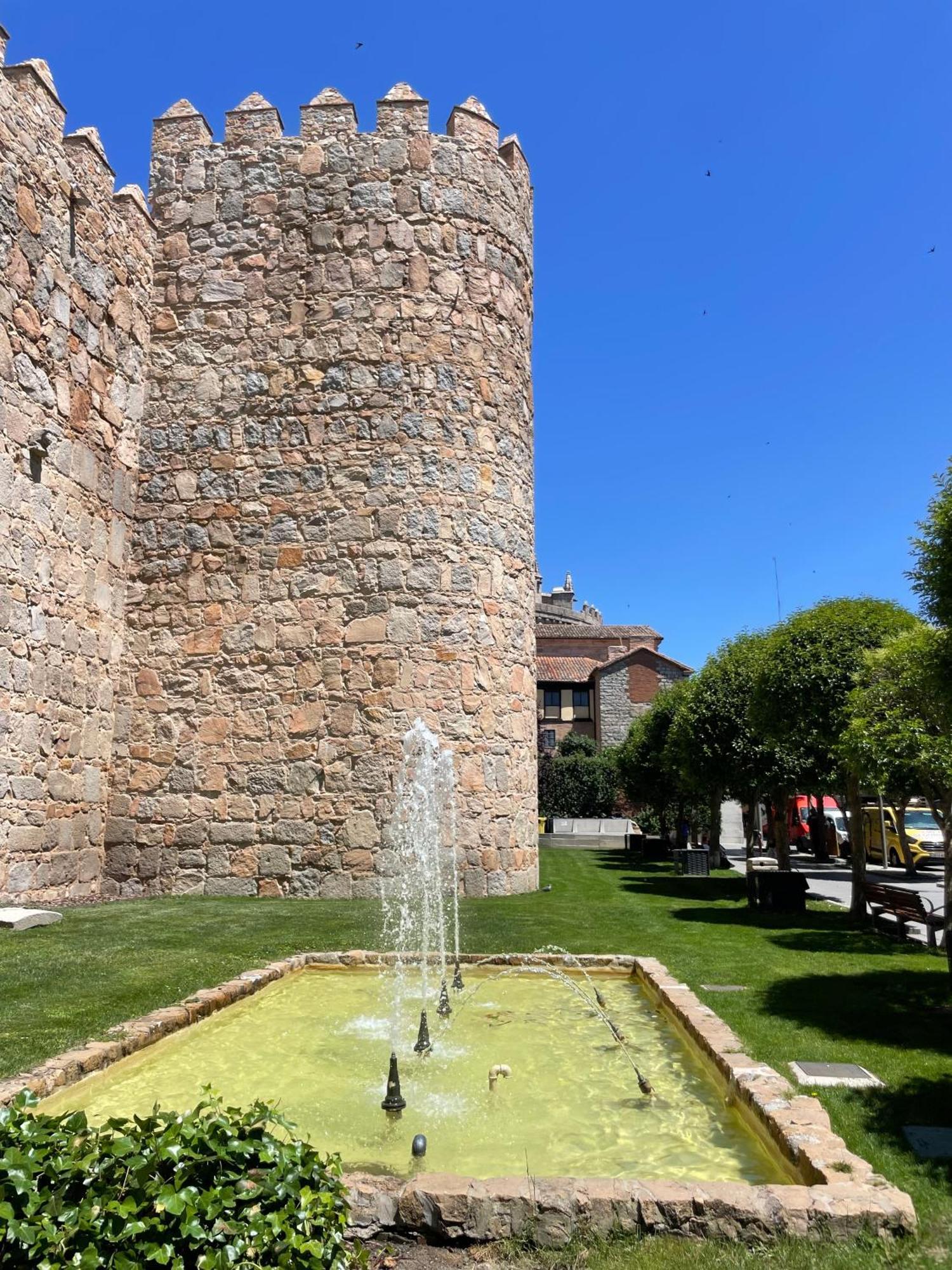 El Balcon De La Muralla Avila Bagian luar foto